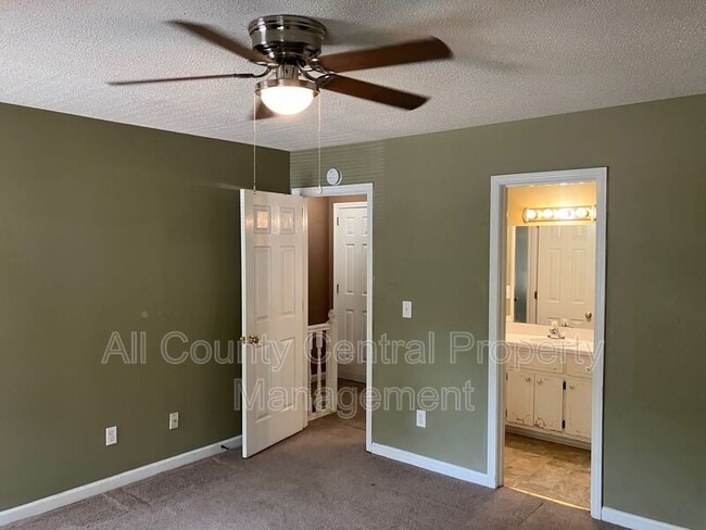 Building Photo - 4717 Cheshire Cir