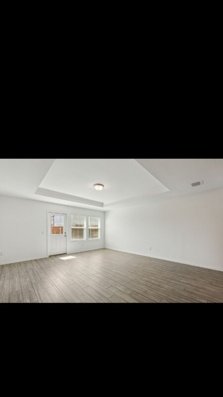 Building Photo - 4425 Benham Dr