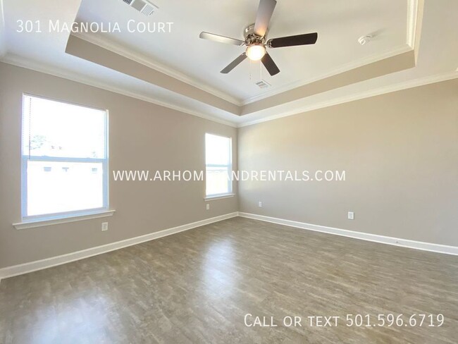 Building Photo - 301 Magnolia Court | $1695 | 3 beds, 1 bath