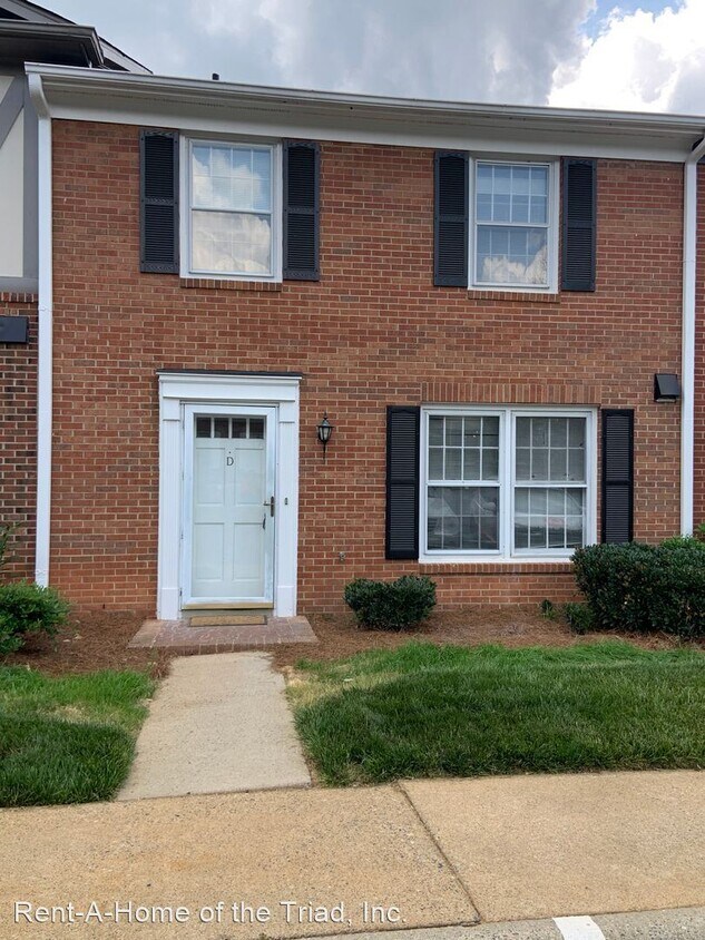 Primary Photo - 3 br, 2.5 bath House - 4851 Tower Road D