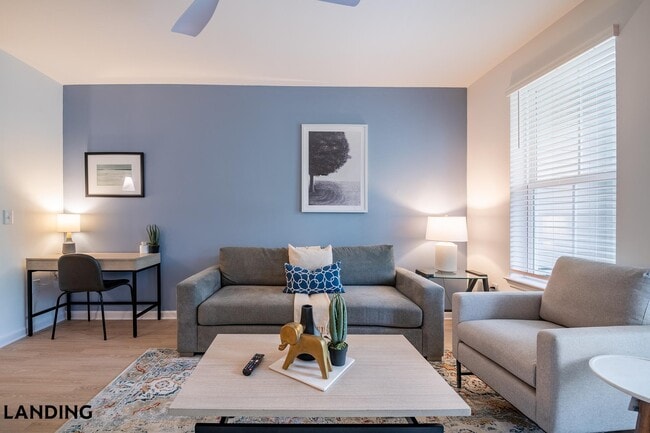 Building Photo - 100 Wilton Cir