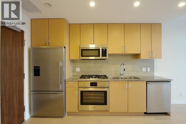 Building Photo - 38 W 1st Ave