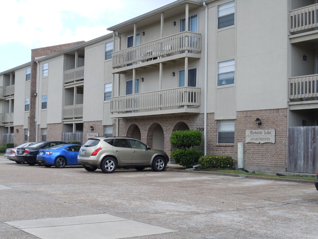 Foto del edificio - Metairie Lake Apartments