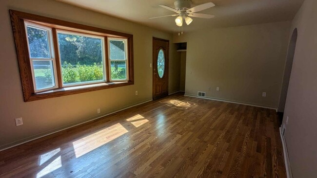 Building Photo - 9298 Arbela Rd