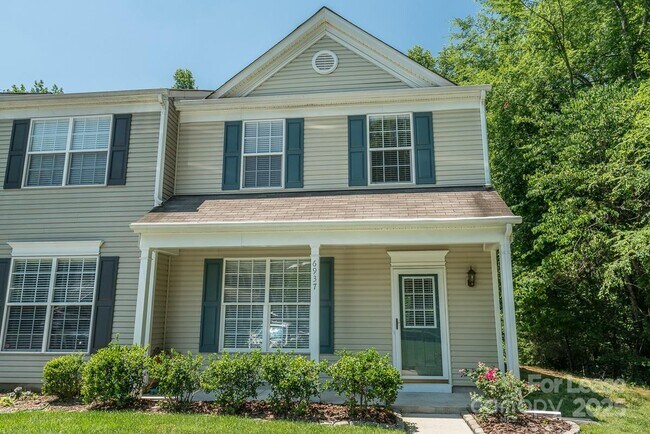 Foto del edificio - 6937 Rothchild Dr