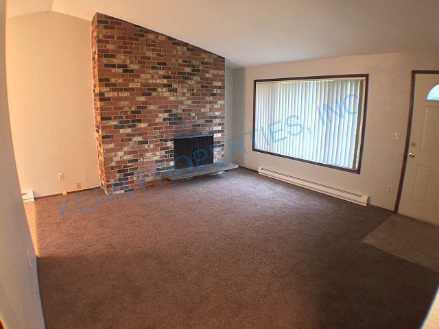 Building Photo - Charming 2-Bed Multiplex Gem in Vibrant SE...