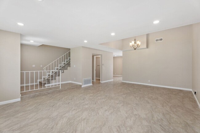 Foto del edificio - Beautiful Yorba Linda 3 Bedroom 2.5 Bathro...