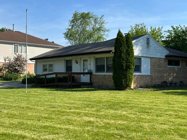 Building Photo - 1119 Whitfield Rd