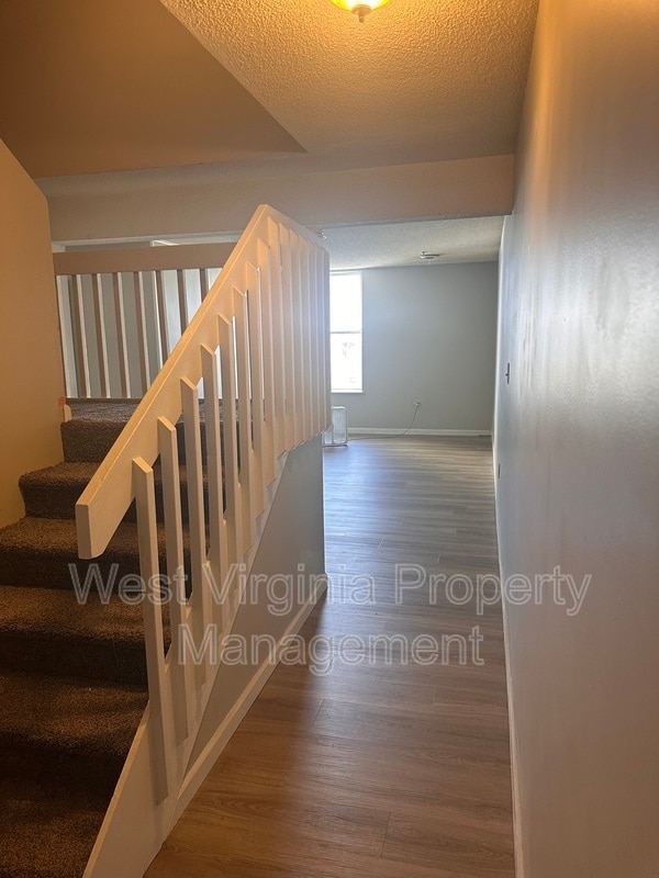 Foto del edificio - 104 N 8th St