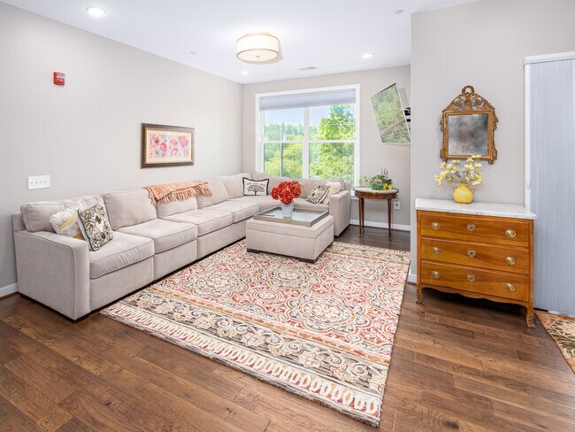 Building Photo - 3989 Norton Pl