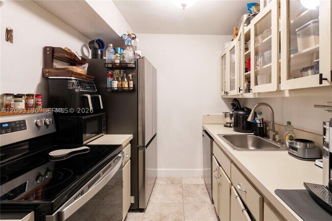 Foto del edificio - 9490 SW 77th Ave