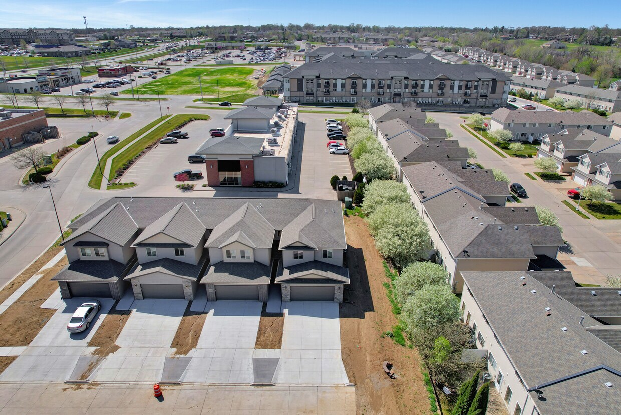 Foto principal - 8221 Colby Pl