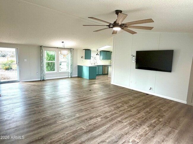 Foto del edificio - 5333 S Santa Claus Ave