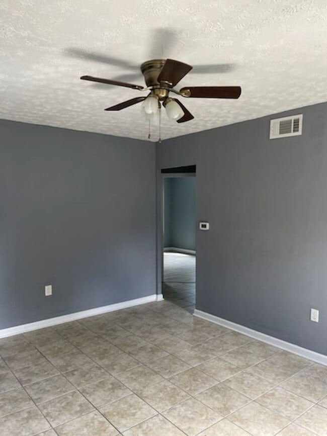 Building Photo - 2636 Bard Ave