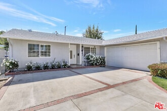 Building Photo - 6421 Franrivers Ave