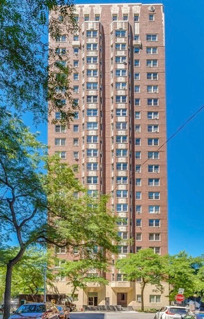 Building Photo - 5000 S Cornell Ave