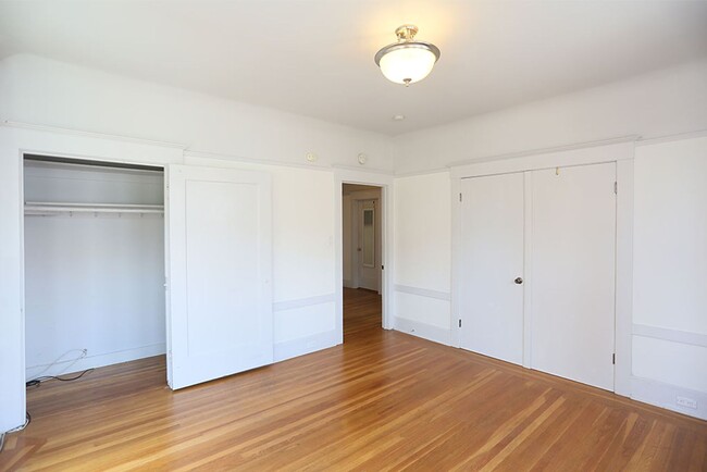 Foto del edificio - Top, third floor 2BR/1BA on Nob Hill class...