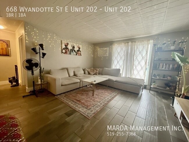 Building Photo - SPACIOUS 1 BED/1 BATH UNIT WITH BALCONY + HYDRO