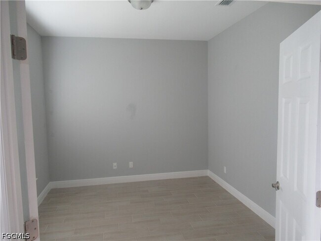 Building Photo - 3241 NW 41st Pl