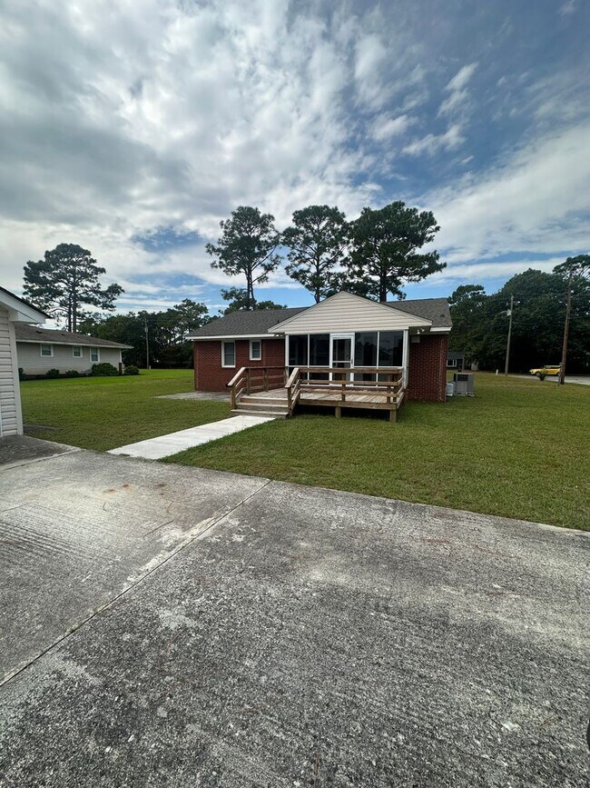 Building Photo - 4612 Longleaf Hills Drive