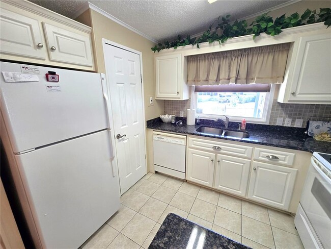 Building Photo - 8503 Princess Ct