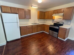 Building Photo - 17 Temple St