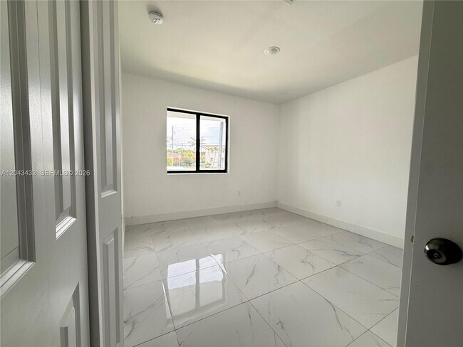 Foto del edificio - 450 Beacom Blvd