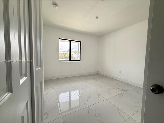 Building Photo - 450 Beacom Blvd