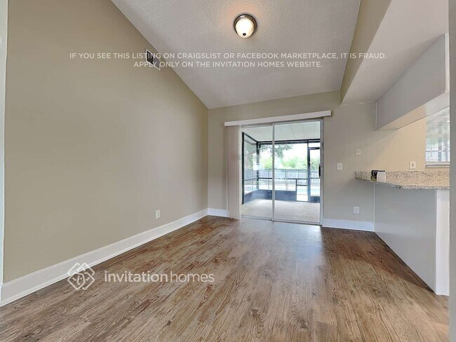 Foto del edificio - 2121 Redleaf Dr