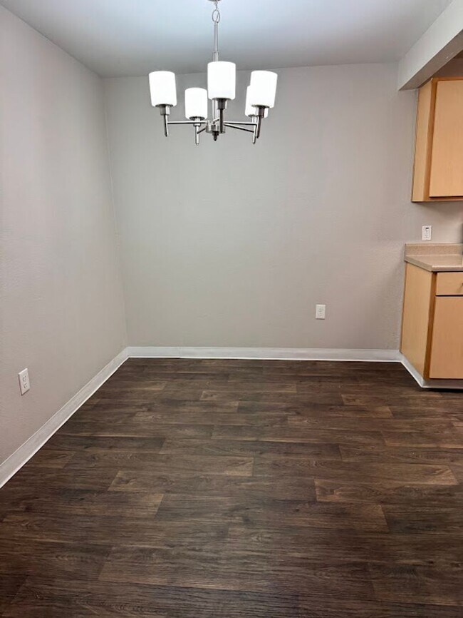 Foto del edificio - Everything you’ve been dreaming of is here. Come Lease today!