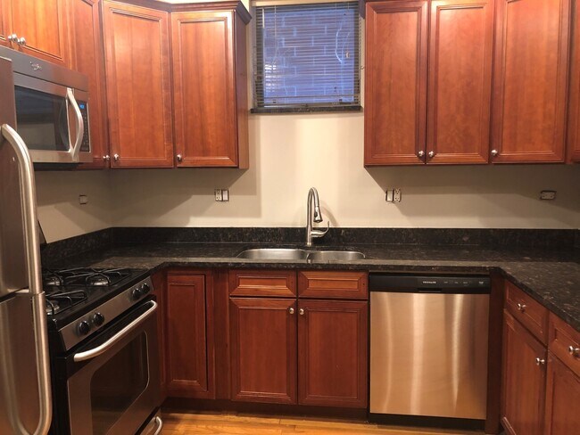 Foto del edificio - 2215 W Monroe St