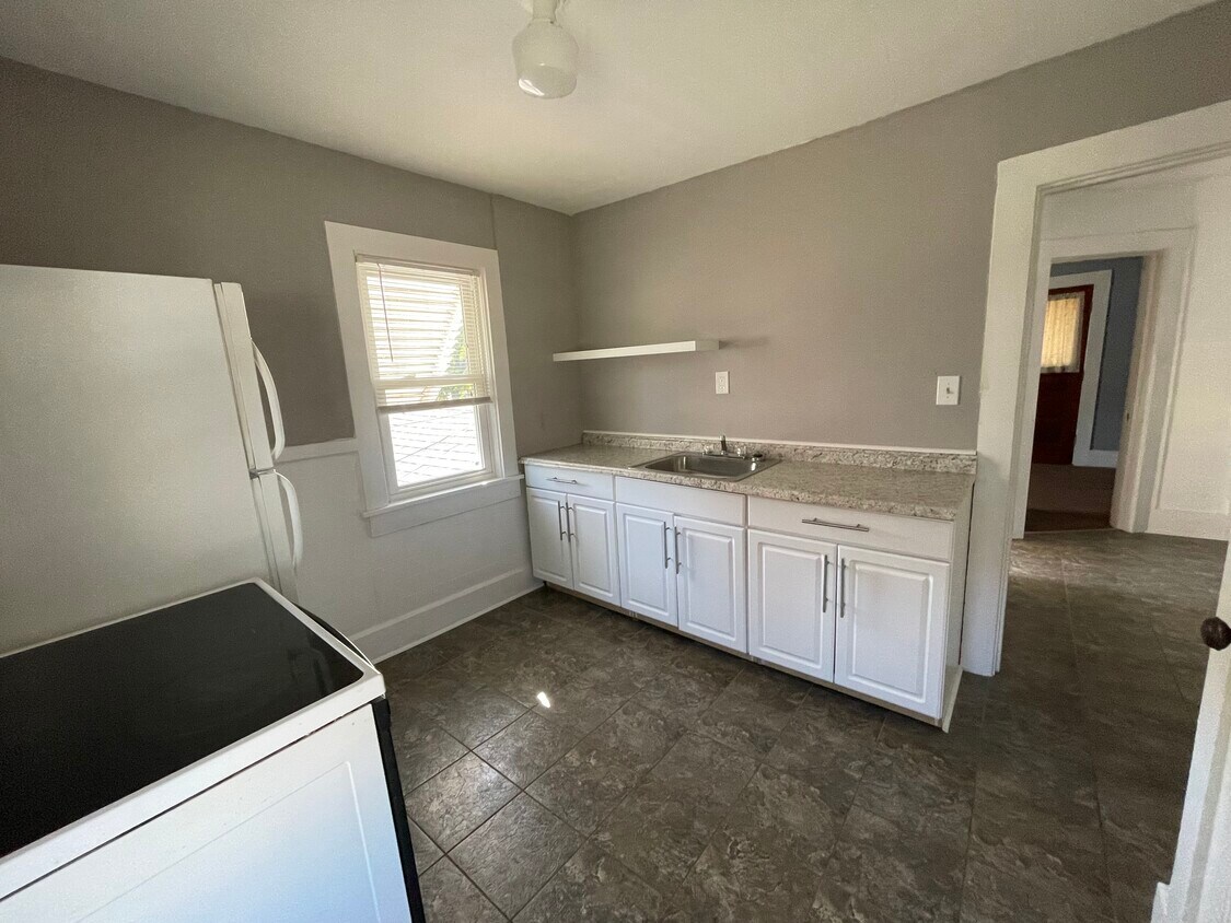 593-maple-st-unit-upper-mansfield-oh-44906-apartments-in-mansfield