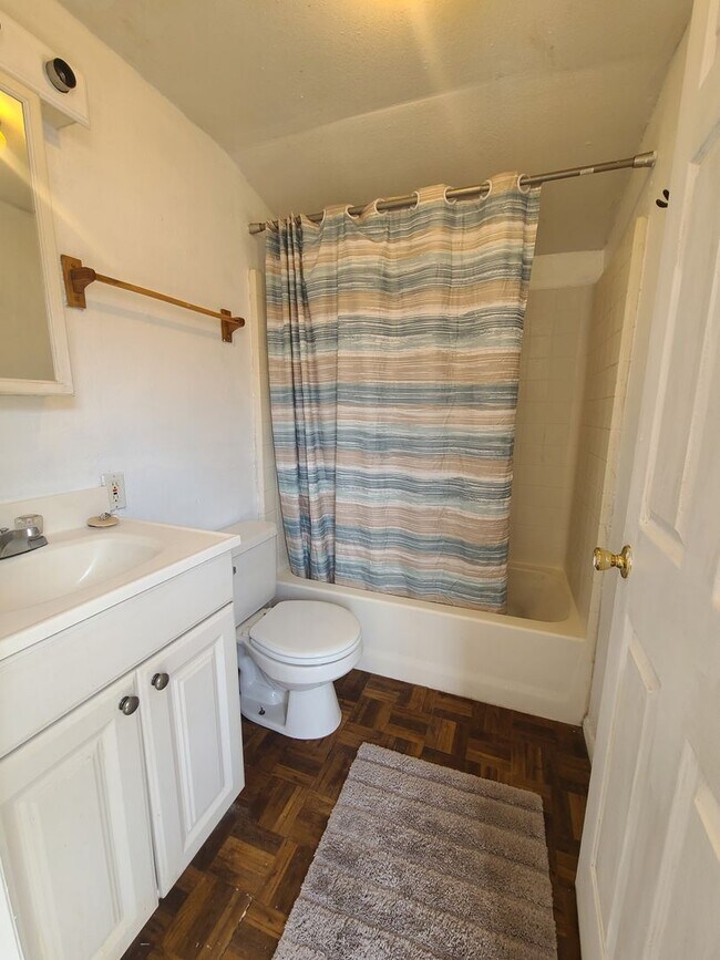 Foto del edificio - Guest House 1 bedroom 1 bathroom - Great Location