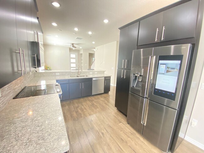 Photo - 3Bdrm 2.5 Bath 2-Car garage ---- Tapestry ... Townhome