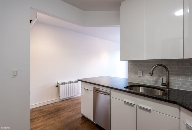 Foto del edificio - 689 Leonard St