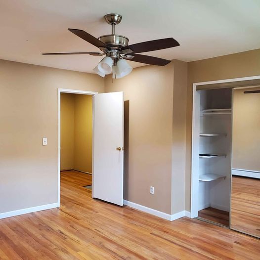Master bedroom looking into hall - 573 S Springfield Ave