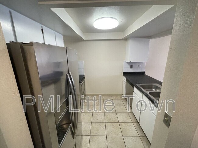 Building Photo - 14120 E Temple Dr