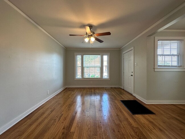 Building Photo - 4024 MacArthur Dr