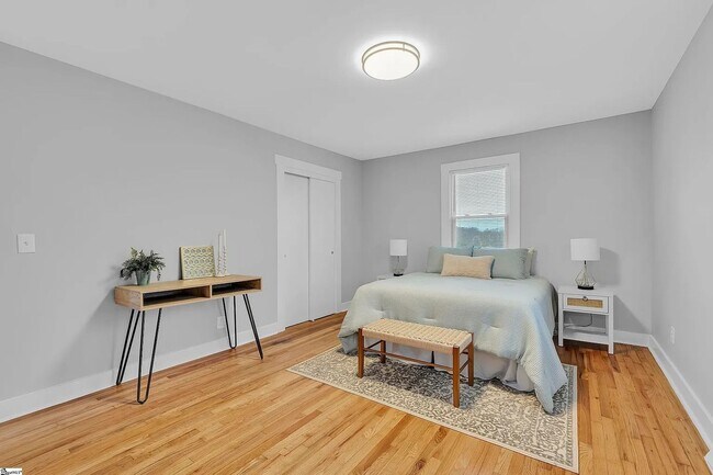 Building Photo - A 4-bedroom GEM!!