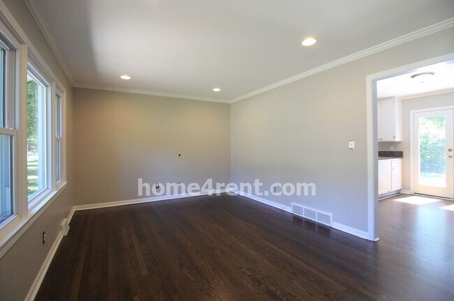 Foto del edificio - 7605 Colonial Dr