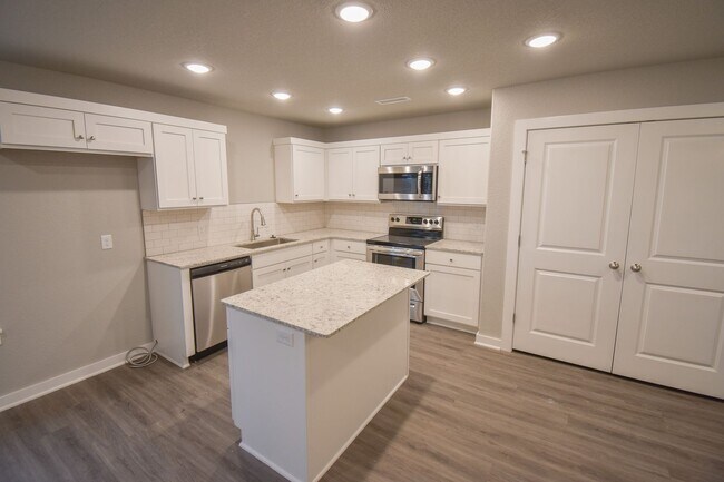Building Photo - Be a Part of this Newer Neighborhood in Fa...