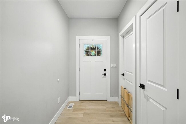 Building Photo - 4 BEDROOM | 2 BATHROOMS | 3 CAR GARAGE | M...