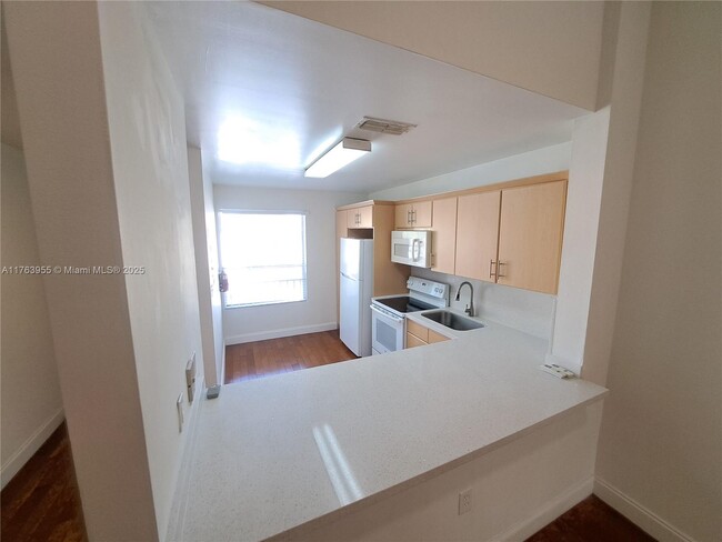 Foto del edificio - 2240 SW 80th Terrace