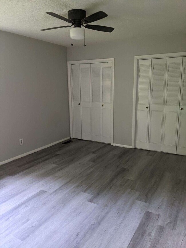 Building Photo - 4798 Forest Wood Ln