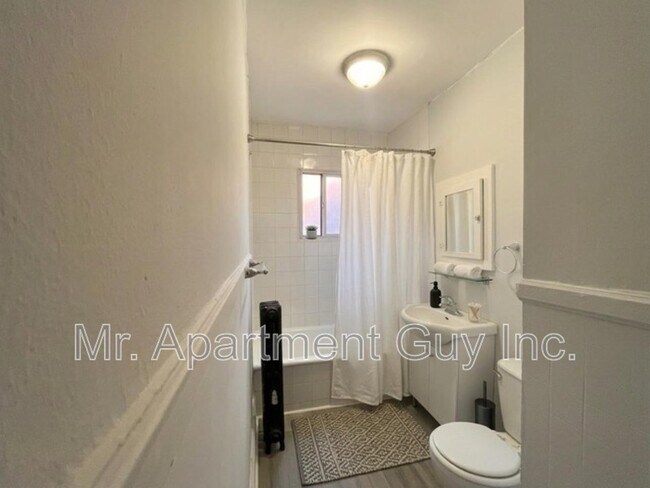 Photo du bâtiment - 821 Main St E