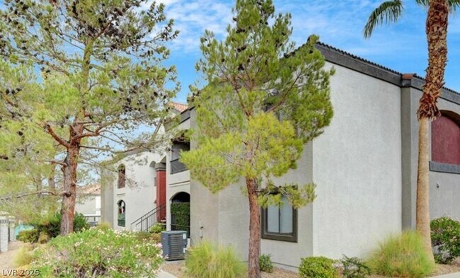 Foto del edificio - 950 Seven Hills Dr