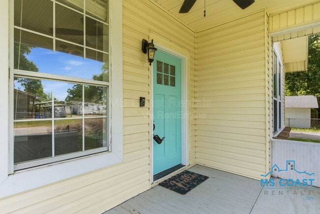 Photo - 4319 Lewis St Apartment