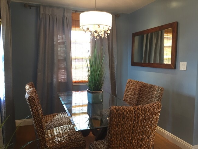 Dining room - 701 Flower Ave