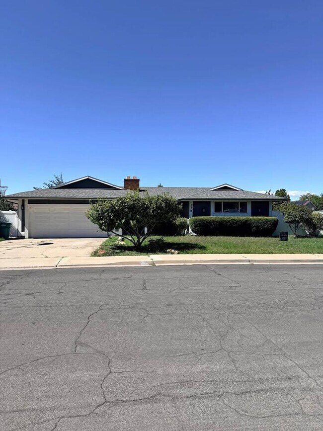 Building Photo - 558 S 440 W St