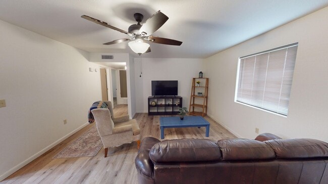 Building Photo - Newly remodeled, fully furnished, 2 bedroo...